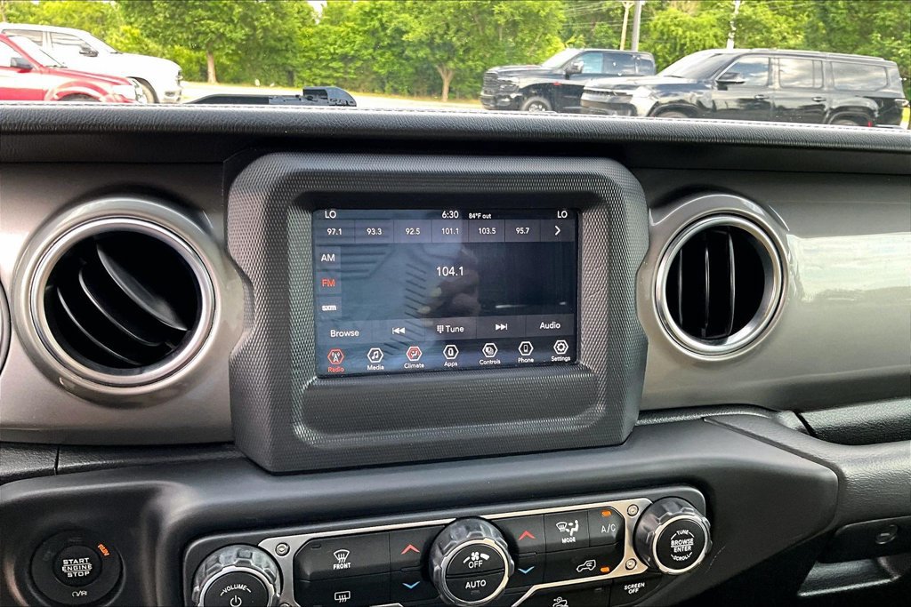 Used 2021 Jeep Wrangler Unlimited Sahara AWD/4WD image 30