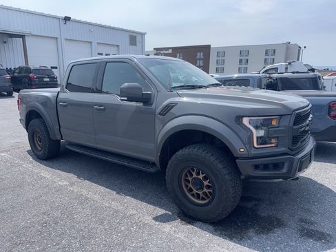 Used 2018 Ford F150 Raptor w/ Equipment Group 802A Luxury AWD/4WD image 1