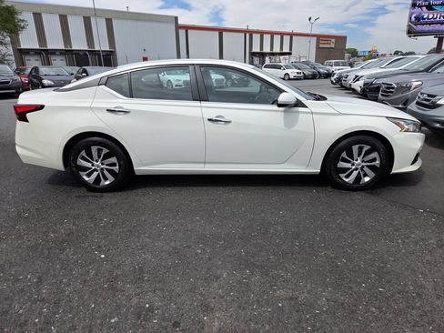 Used 2021 Nissan Altima 2.5 S w/ Driver Assist Package FWD image 2