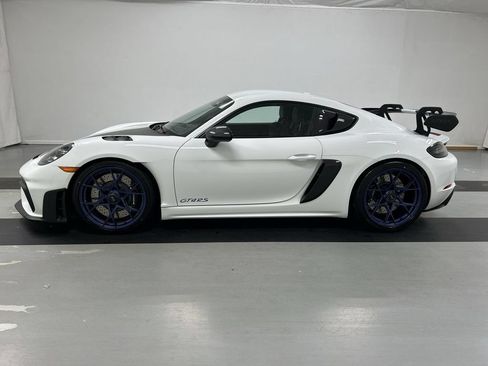 Certified 2025 Porsche 718 Cayman GT4 RS RWD image 6