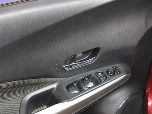 Used 2019 Nissan Kicks SV FWD image 13