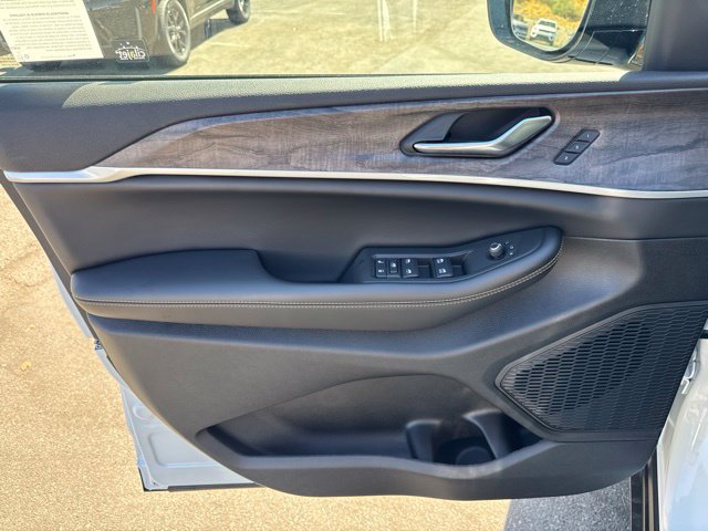 New 2026 Jeep Grand Cherokee L Limited AWD/4WD image 9