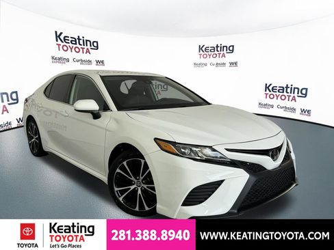 Used 2020 Toyota Camry SE FWD image 2