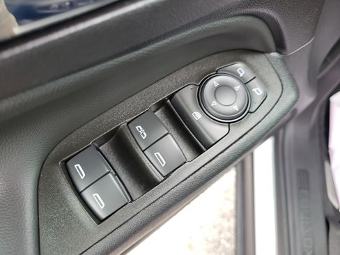 Certified 2023 Chevrolet Equinox LT FWD image 17