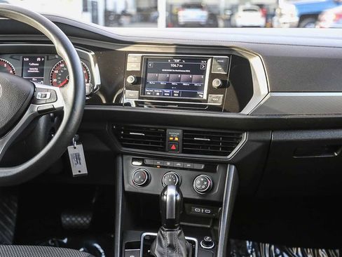 Used 2020 Volkswagen Jetta S image 17