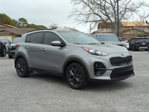 Used 2022 Kia Sportage Nightfall Edition image 9