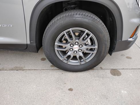 Used 2025 GMC Acadia Elevation image 26