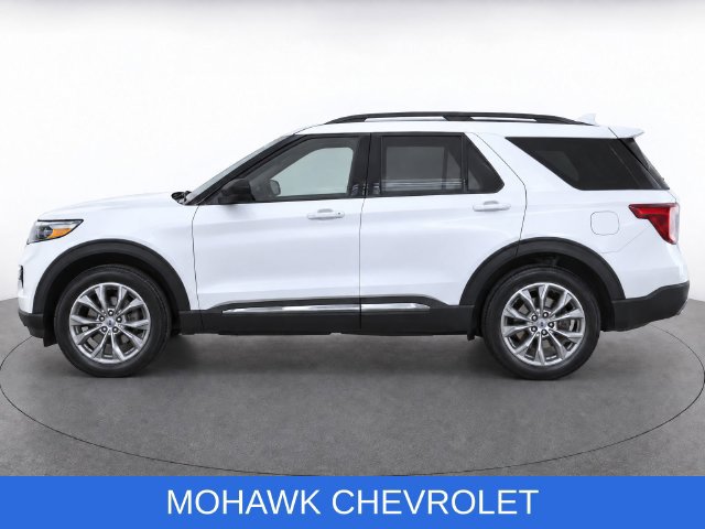 Used 2021 Ford Explorer XLT w/ Equipment Group 202A AWD/4WD image 8