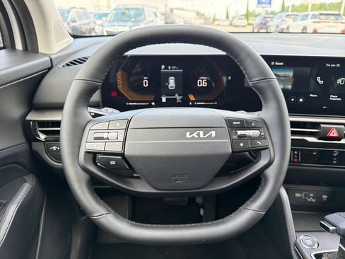 New 2026 Kia Sportage LX w/ LX Convenience Package FWD image 10