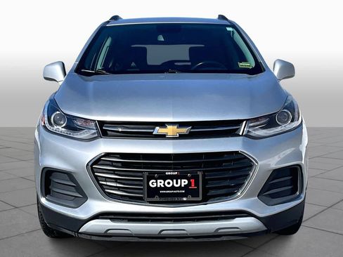 Used 2019 Chevrolet Trax LT w/ LT Convenience Package image 4