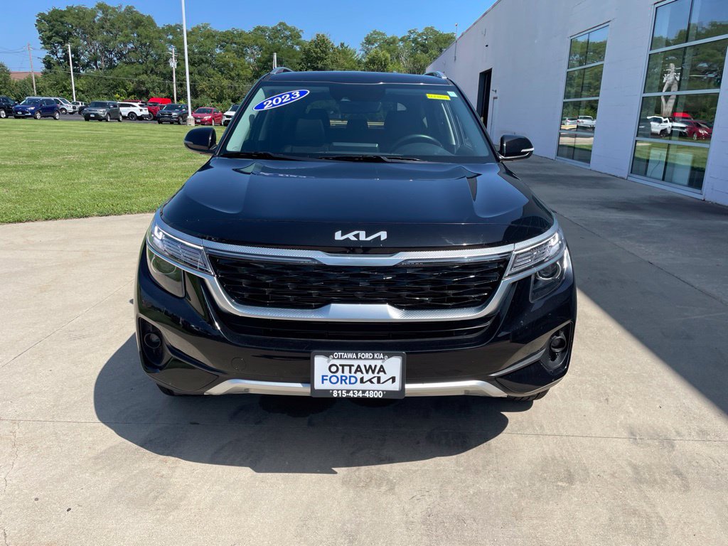 Used 2023 Kia Seltos EX AWD/4WD image 3