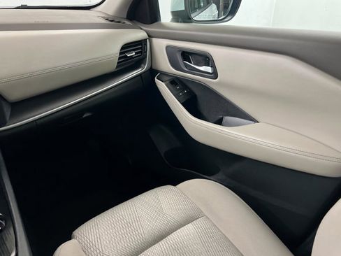 Used 2025 Nissan Rogue SV AWD/4WD image 10