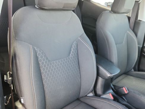 Used 2018 Jeep Compass Sport w/ Tech Group AWD/4WD image 14