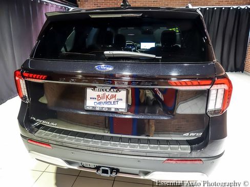 Used 2025 Ford Explorer Platinum w/ LUX Leather Package AWD/4WD image 7