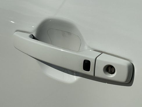 Used 2024 Nissan Frontier PRO-4X w/ Pro Convenience Package image 12