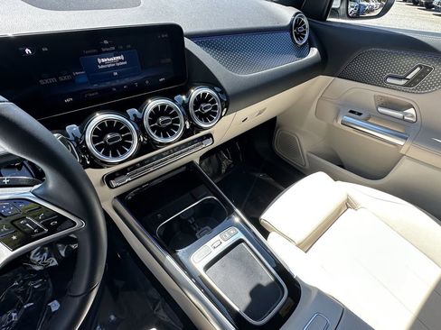 Certified 2025 Mercedes-Benz GLA 250 image 31