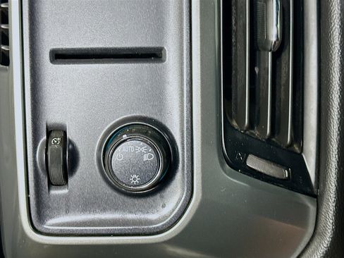 Used 2019 Chevrolet Silverado 1500 LT RWD image 16
