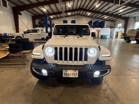 Used 2023 Jeep Wrangler Unlimited Sahara w/ Cold Weather Group image 11