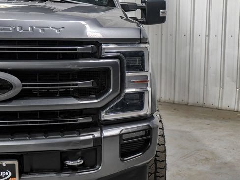 Used 2022 Ford F250 Platinum w/ FX4 Off-Road Package AWD/4WD image 50