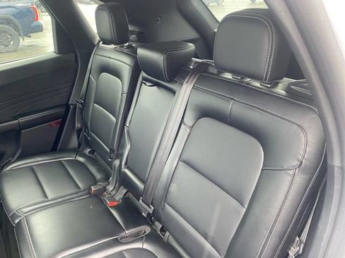 Used 2025 Ford Escape Platinum AWD/4WD image 17