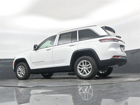 New 2025 Jeep Grand Cherokee Laredo X image 37