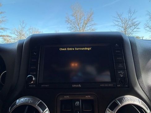 Used 2017 Jeep Wrangler Unlimited Sahara w/ Max Tow Package image 11