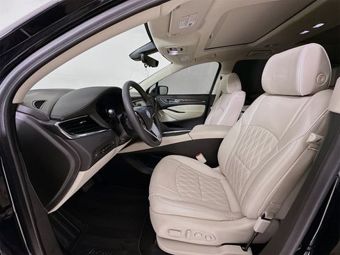 Used 2024 Buick Enclave Avenir w/ Avenir Technology Package image 23