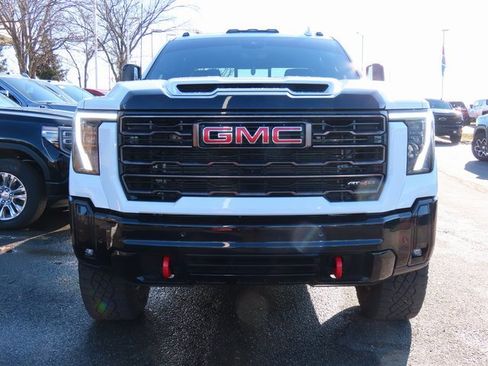 Used 2026 GMC Sierra 2500 AT4X image 2