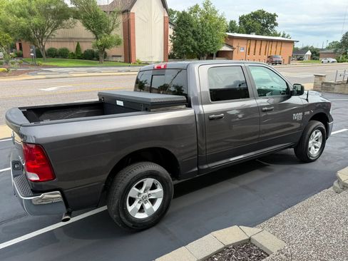 Used 2019 RAM 1500 Classic SLT AWD/4WD image 5
