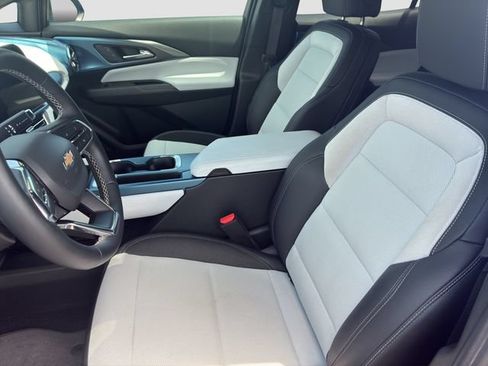 Used 2024 Chevrolet Equinox EV LT FWD image 12