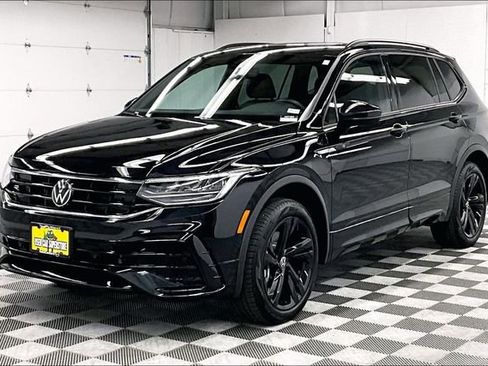 Used 2024 Volkswagen Tiguan SE R-Line w/ MDO Package, Two-Row AWD/4WD image 12