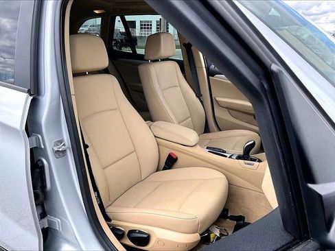 Used 2015 BMW X1 sDrive28i image 11