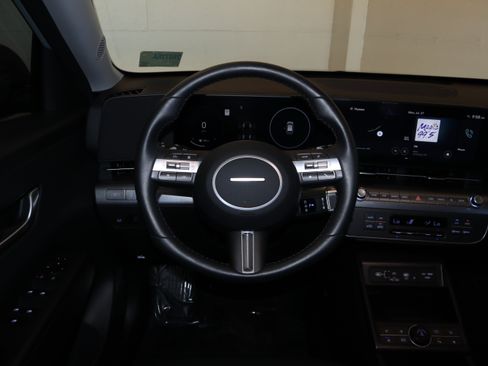 Used 2024 Hyundai Kona Limited AWD/4WD image 24