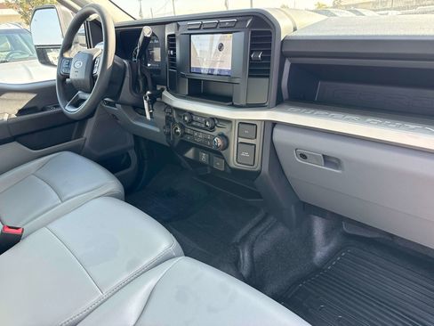 Used 2024 Ford F250 XL w/ XL Chrome Package image 20