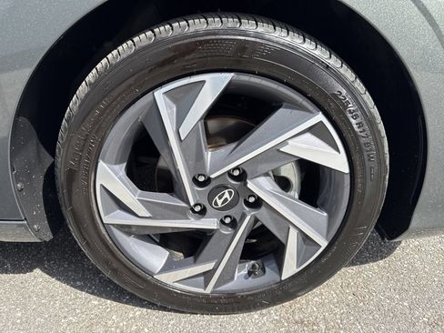 Certified 2025 Hyundai Elantra Sport FWD image 10