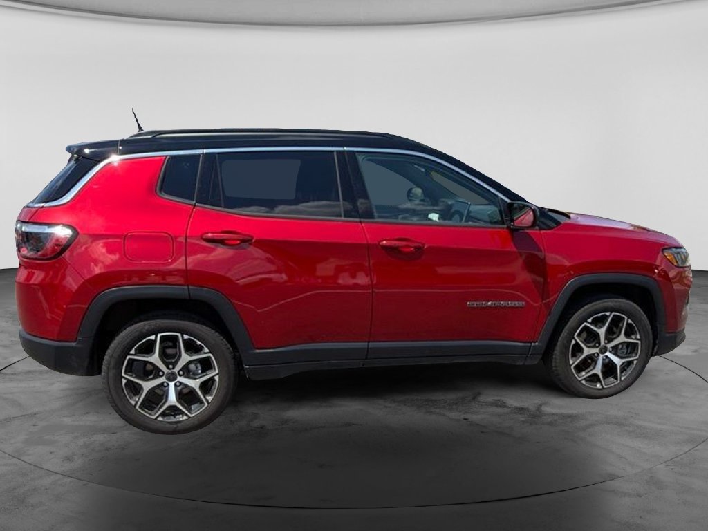 Used 2025 Jeep Compass Limited AWD/4WD image 11