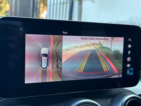 Used 2022 Mercedes-Benz GLC 300 4MATIC image 19