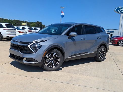 Used 2025 Kia Sportage EX FWD image 4