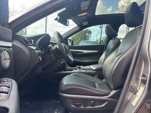 Used 2019 INFINITI QX50 Essential w/ Sensory Package image 6