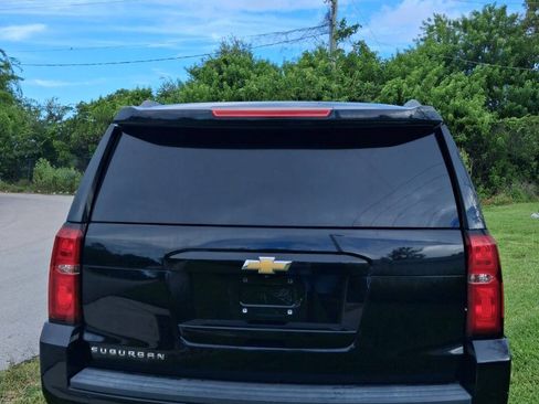 Used 2015 Chevrolet Suburban LT AWD/4WD image 7