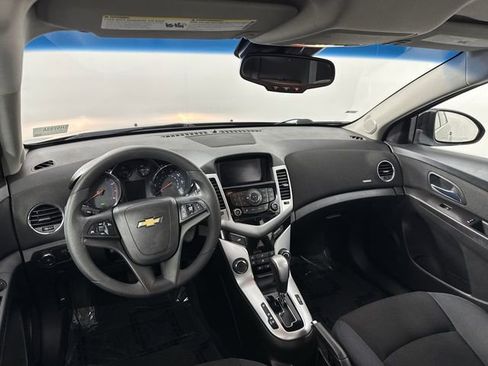 Used 2016 Chevrolet Cruze LT image 23