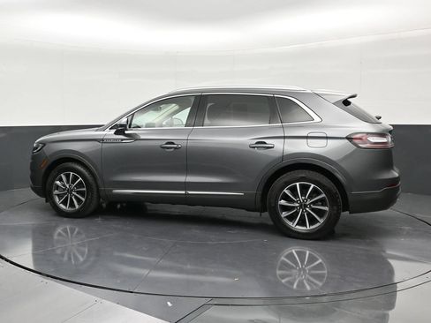 Used 2022 Lincoln Nautilus FWD image 2