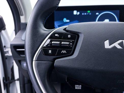 Certified 2022 Kia EV6 Light RWD image 30