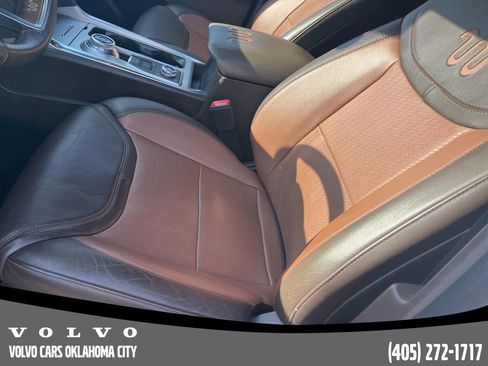 Used 2022 Ford Explorer King Ranch w/ Premium Technology Package image 9