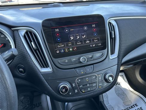 Used 2023 Chevrolet Malibu LT image 18