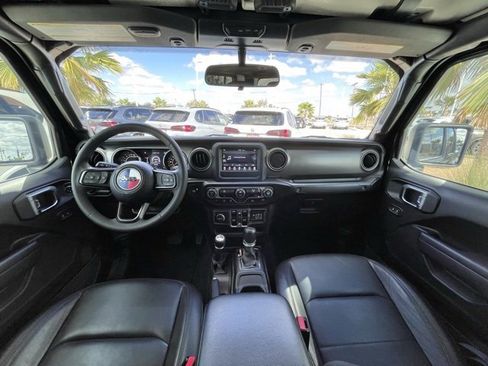 Used 2023 Jeep Gladiator Sport image 10