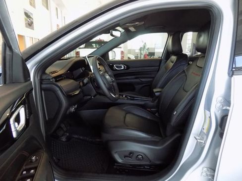Certified 2024 Jeep Compass Trailhawk w/ Trailhawk Elite Group AWD/4WD image 31