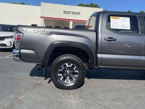 Used 2022 Toyota Tacoma TRD Off-Road AWD/4WD image 6