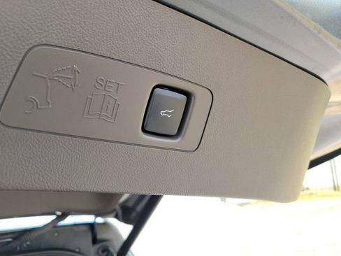 Used 2023 Lincoln Corsair Reserve w/ Jet Appearance Package image 8