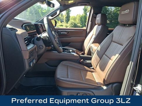 Used 2025 Chevrolet Tahoe High Country AWD/4WD image 2